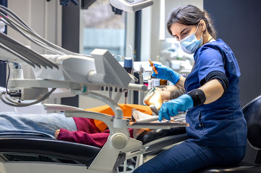 How to Find Certified Implant Specialists Near You