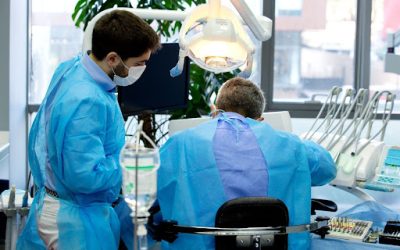 Difference Between General Dentists and Implant Specialists